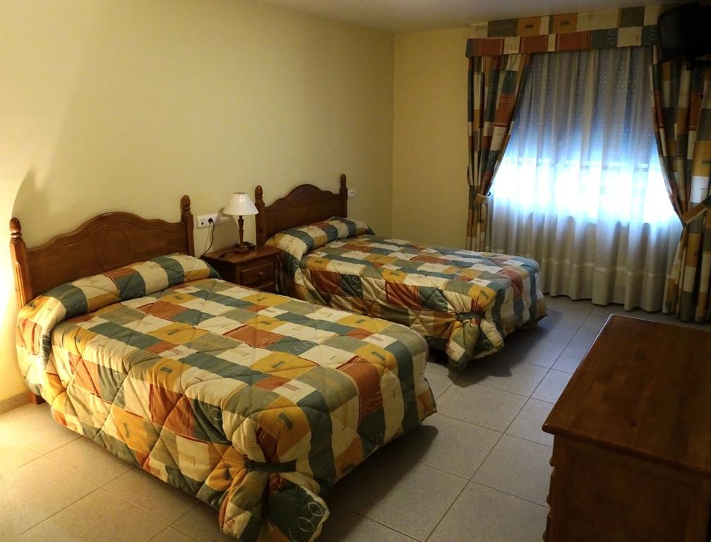 מלון El Puente  Hostal Carmen מראה חיצוני תמונה